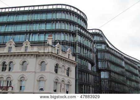 Londýn-9. července: Amazonky nové multi milionů Libra, centrální Londýn sklo kancelář ústředí na smithf