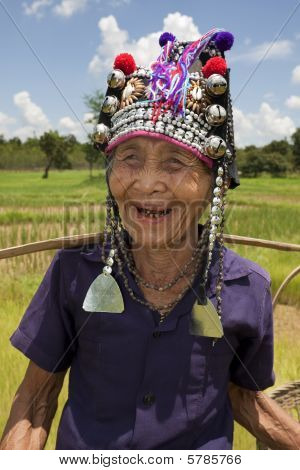 alte asiatische Frau, akha