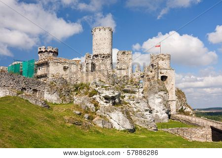 Ogrodzieniec Castle, Poland.