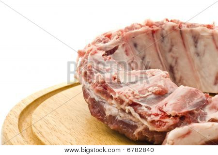 ซี่โครงหมูกับเนื้อดิบบน Hardboard กลม