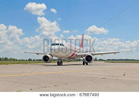 Air Arabia Airbus A320 (a6-ana)