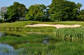 See auf einem Golfplatz