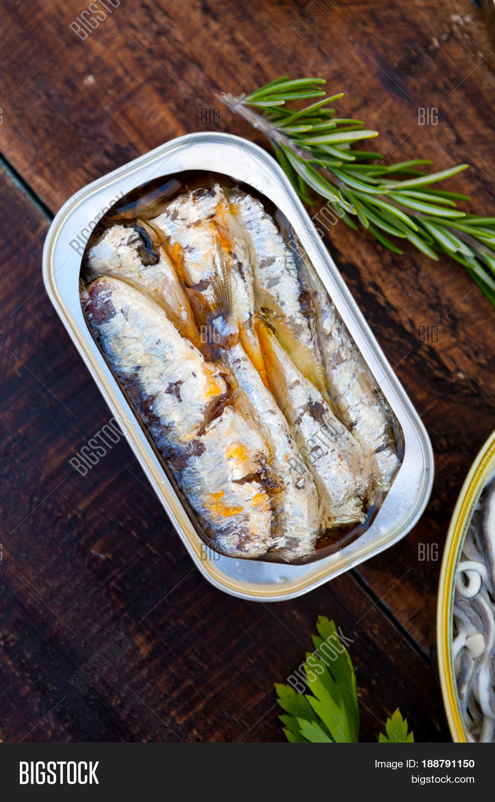 Can Canned Oil Image & Photo (Free Trial) Bigstock