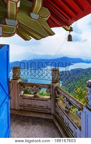 Ci'en pagoda architecture with Sun Moon Lake