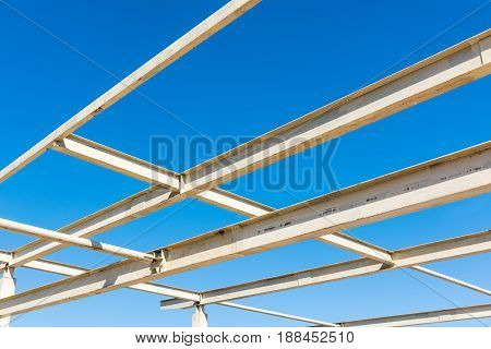 Steel structure and connecting joint for roofing. Steel frame.