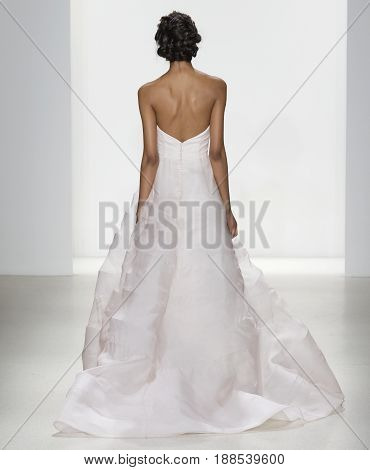 Kelly Faetanini- Spring 2018 Collection - New York Fashion Week Bridal