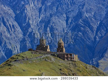 Gergeti Trinity Church (tsminda Sameba)