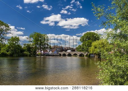 Multi-span Stone Bridge At Fordingbridge Over The River Avon In Hampshire