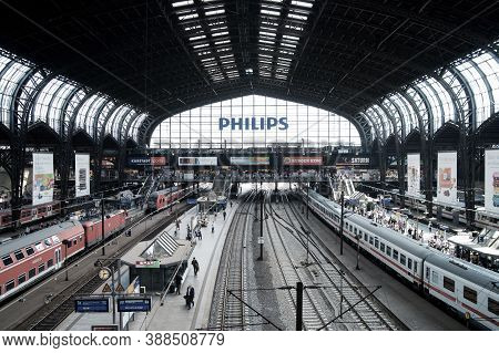 Hamburg, Germany - June 12, 2015: German Regional Express Re Train From Deutsche Bahn, Arrives At Ha