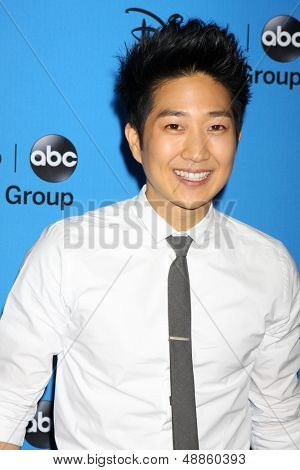 LOS ANGELES - 4 aug: มา Tim Jo ถึงที่บริษัท TCA ABC ฤดูร้อน 2013 ที่โรงแรมเบเวอร์ลีย์ฮิลตัน