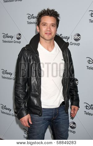 LOS ANGELES - JAN 17:  Dominic Zamprogna at the Disney-ABC Television Group 2014 Winter Press Tour Party Arrivals at The Langham Huntington on January 17, 2014 in Pasadena, CA