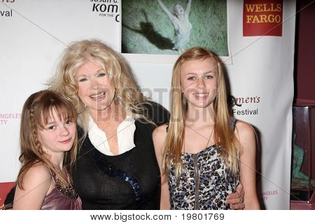 LOS ANGELES - MAR 26: Liberty Smith, Connie Stevens, Rylee 