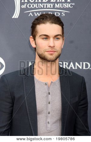 LAS VEGAS - APR 3: Chace Crawford ankommer på Academy of Country Music Awards 2011 på MGM Grand