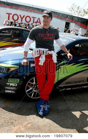 LOS ANGELES - APR 5: Michael Trucco på Toyota Pro/Celeb Race pressen dag 2011 på Long Beach Grand