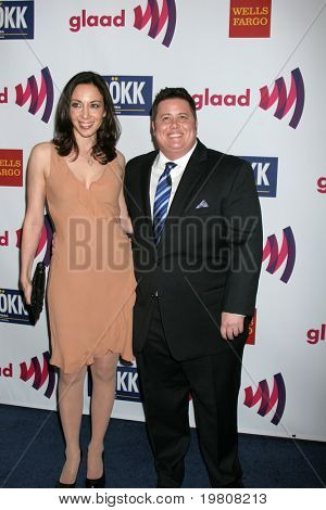 LOS ANGELES - APR 10: Jennifer Elia, Chaz Bono na 25 GLADD Media Awards v Westin Bo