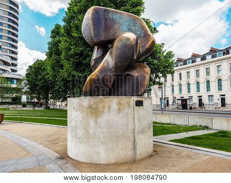Moore Sculpture Titled Locking Piece In London (hdr)