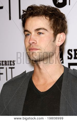 LOS ANGELES - APR 12: Chace Crawford ankommer på 