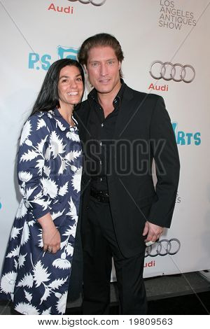 LOS ANGELES - APR 13: Sean Kanan přijíždí v 16 starožitnosti Los Angeles Ukázat slavnostní otevření noc 