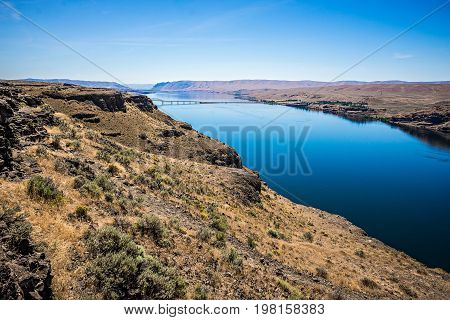 Wanapum Lake Colombia River Wild Horses Monument And Canyons