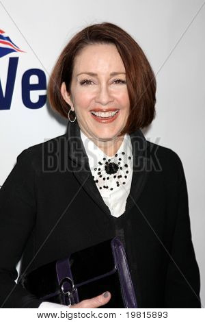 LOS ANGELES - APR 26: Patricia Heaton přijíždějící z večírku 5. roční BritWeek zahájit v britské C