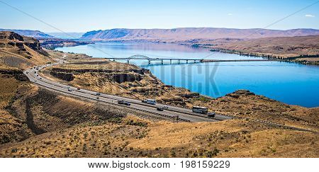 Wanapum Lake Colombia River Wild Horses Monument And Canyons