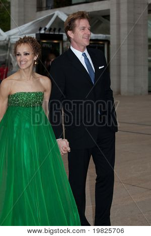 NEW YORK - 18 maj: Cari Modine och Matthew Modine delta 69 årliga American Ballet Theatre Spr