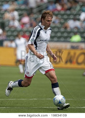 CARSON, CA. - 13 Eylül: Edgaras Jankauskas Chivas USA New England Revolutio eylem