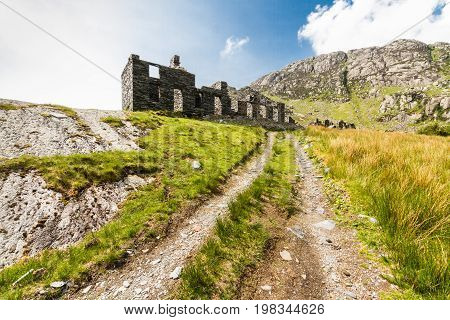 Cwmorthin Barracks, Ruined Slate Building