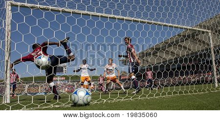 Carson, ca. 25 Oktober: Dynamo Tor erzielte von Andrew Hainault in den Chivas Usa vs. Houston dy