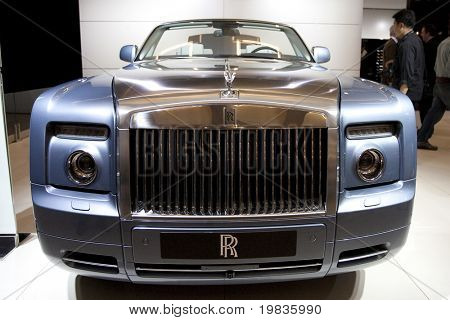 LOS ANGELES, CA. - 3 dicembre: Rolls-Royce Phantom Drophead Coupé in esposizione presso il Los Angeles 2009