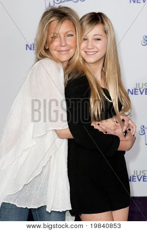 LOS ANGELES, CA - 8 FEB: Heather Locklear & Ava Sambora arrivano a Justin Bieber: Never Say Never