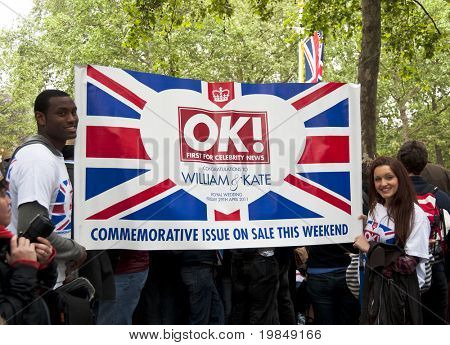 LONDON, İNGİLTERE - 29 NİSAN: TAMAM! Prens William ve Kate Middleton düğün, 29 Nisan 201, reklam