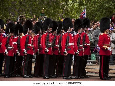 LONDON, İngiltere - 29 Nisan: Kraliyet Muhafız Prens William ve Kate Middleton düğün, 29 Nisan 2011 
