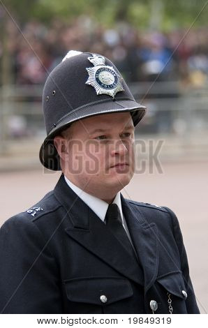 LONDON, İngiltere - 29 Nisan: bir polis Prens William ve Kate Middleton düğün, 29 Nisan 2011 L