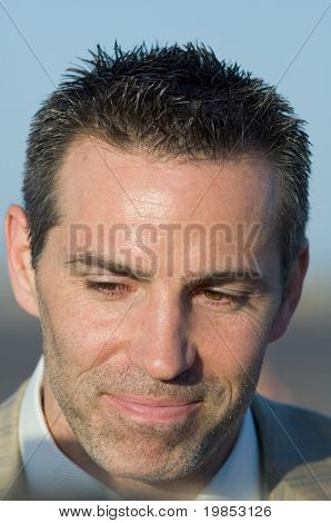 PHOENIX, AZ - Mai 13: Arizona Cardinals Quarterback Kurt Warner wird nach einem Treffen mit Preside interviewt