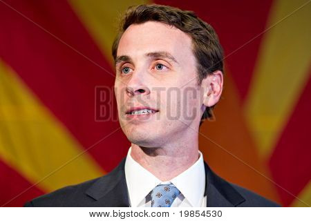 PHOENIX, AZ - 2. NOVEMBER: Kongresmedlem Ben Quayle, søn af tidligere vicepræsident Dan Quayle, fejre