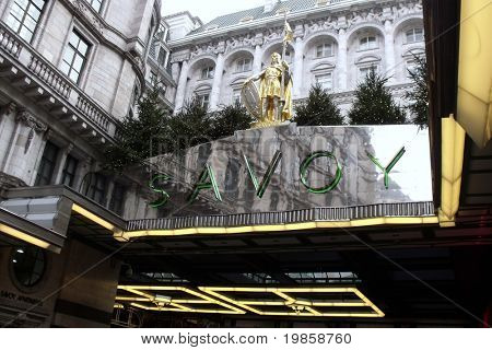 Londýn-JAN 2: Slavných savoy hotel, znovu po faceliftu multi milionů Libra. JAN 2, 2011 v LONDO