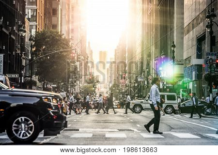 Lexington Crowdy Avenue In Manhattan At Around 5Pm On A Red Light Intersection. 5Pm With Sunset In T