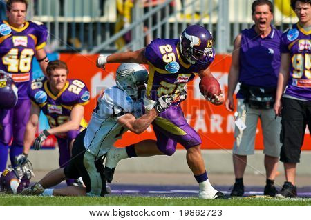 -Wien, Österreich, April 13: Austrian Football League: RB Josiah Cravalho (#25, Wikinger) Resultate ein,