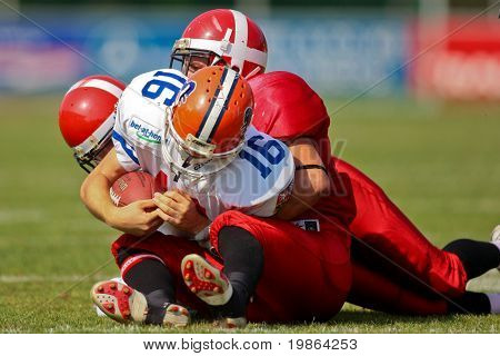 WOLFSBERG, AUSTRIA - 20 agosto American Football B-CE: WR Ales Danhel (#16, Ceca) e la sua squadra perde