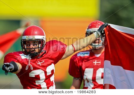 WOLFSBERG, AUSTRIA - 20 agosto American Football B-CE: DB Kristian Nielsen (#33, Danimarca) e il suo te