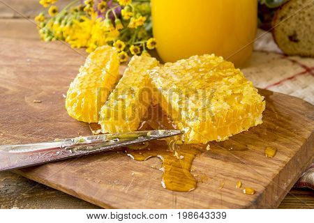 fragrant floral bee honey on a cook-tabl