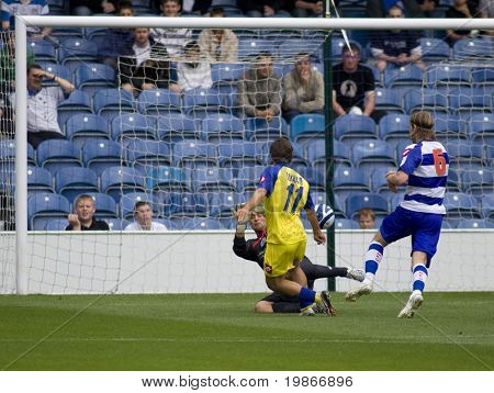 Londra, 2 agosto, Antimo Lunco e Lee Camp alla partita di calcio amichevole pre-campionato tra QPR