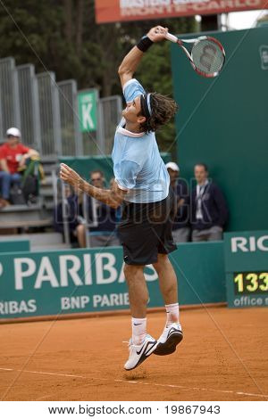 MONACO MONTE CARLO em 23 de abril, Ruben Ramirez Hidalgo ESP v Roger Federer SUI competindo no mastro ATP