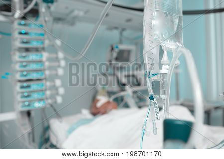 Medicamentous therapy in the ICU. Treatment of severe ill patient