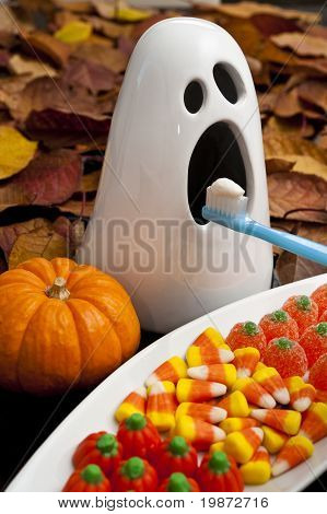 Halloween geisterhafte Zähne Zähneputzen