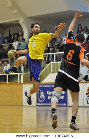 NAGYATAD, Ungarn - 5 APRIL: Gergely kys klar til at score på ungarske nationale håndbold