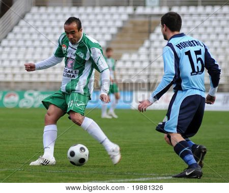KAPOSVAR, Hongarije - 27 maart: Junior (L) en Horvath (R) in actie op een Hongaarse nationale kampioenen