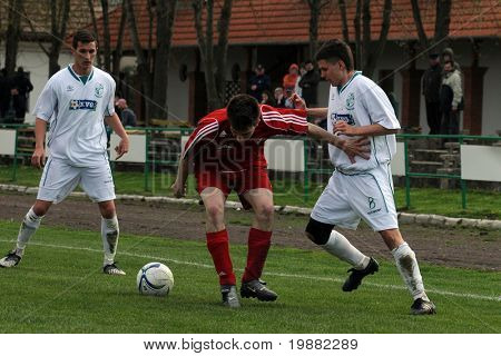 KAPOSVAR, 헝가리-4 월 10 일: Tamas Horvath (R) 헝가리 내셔널 챔피언십 und에 행동에