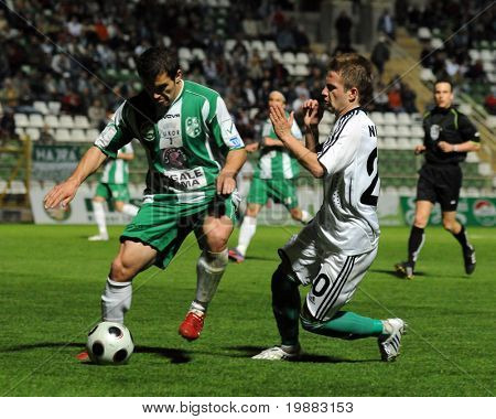KAPOSVAR, Hongarije - 8 mei: Gujic (L) en Nicorec (R) in actie op een Hongaars nationaal kampioenschap 